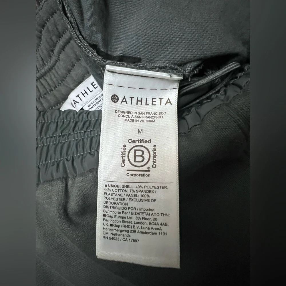 Athleta Triumph Hybrid Wide Leg Cropped Pant Sz M Bali Green Stretch Athleisure - Picture 7 of 8